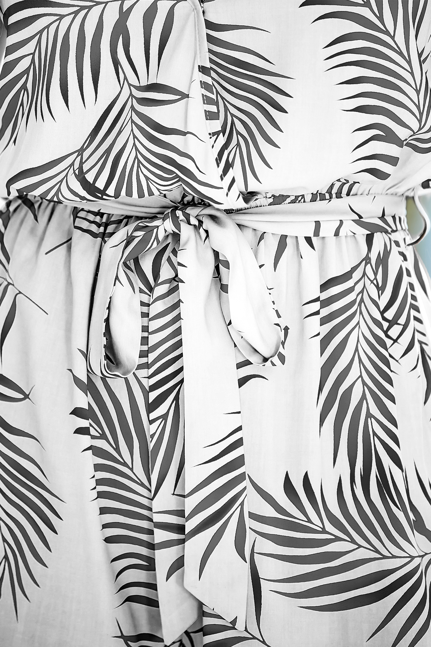Combishort ample avec col surplis et manches à volants tropical