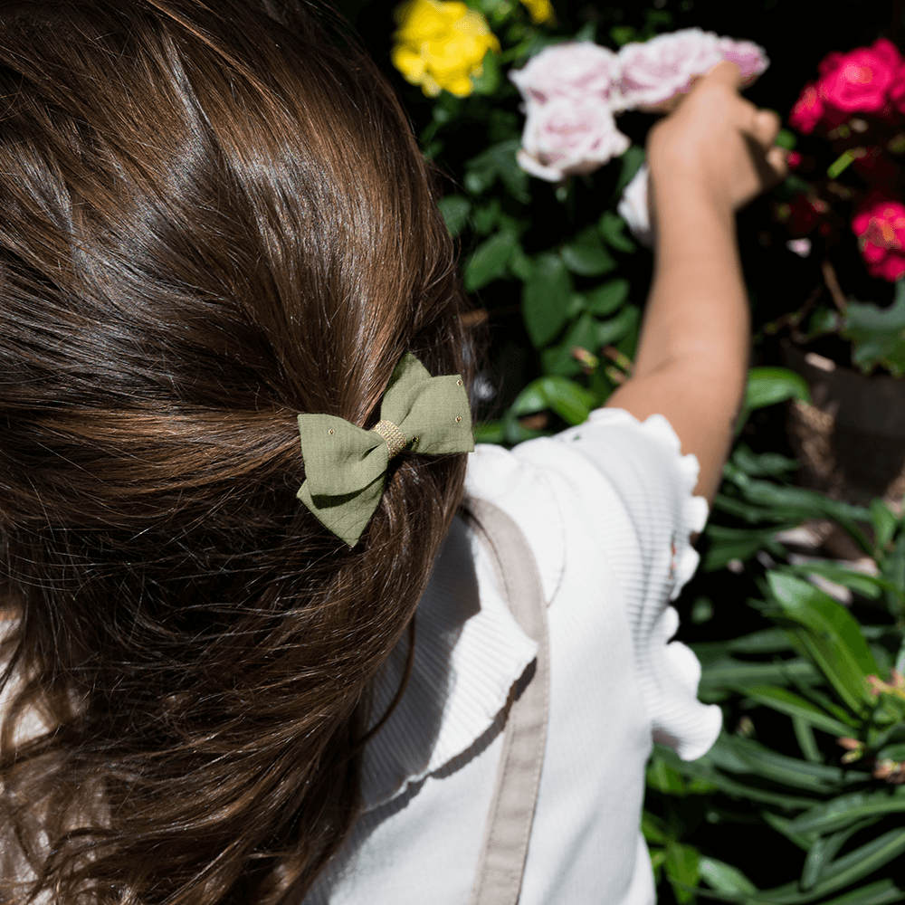 Petite Barrette Double Noeud Croisé Gaze Pois Or Vert Amande