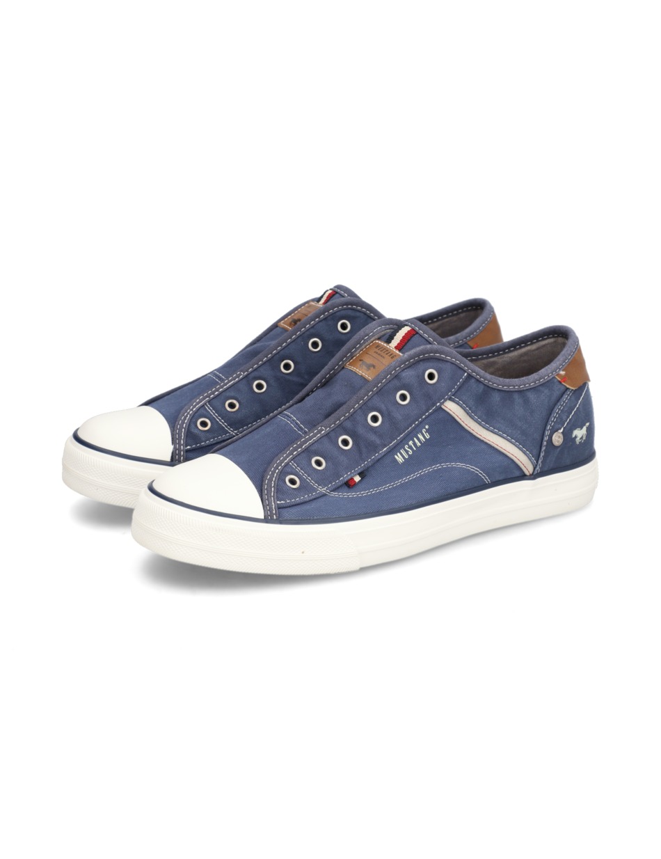 Canvas Sneaker