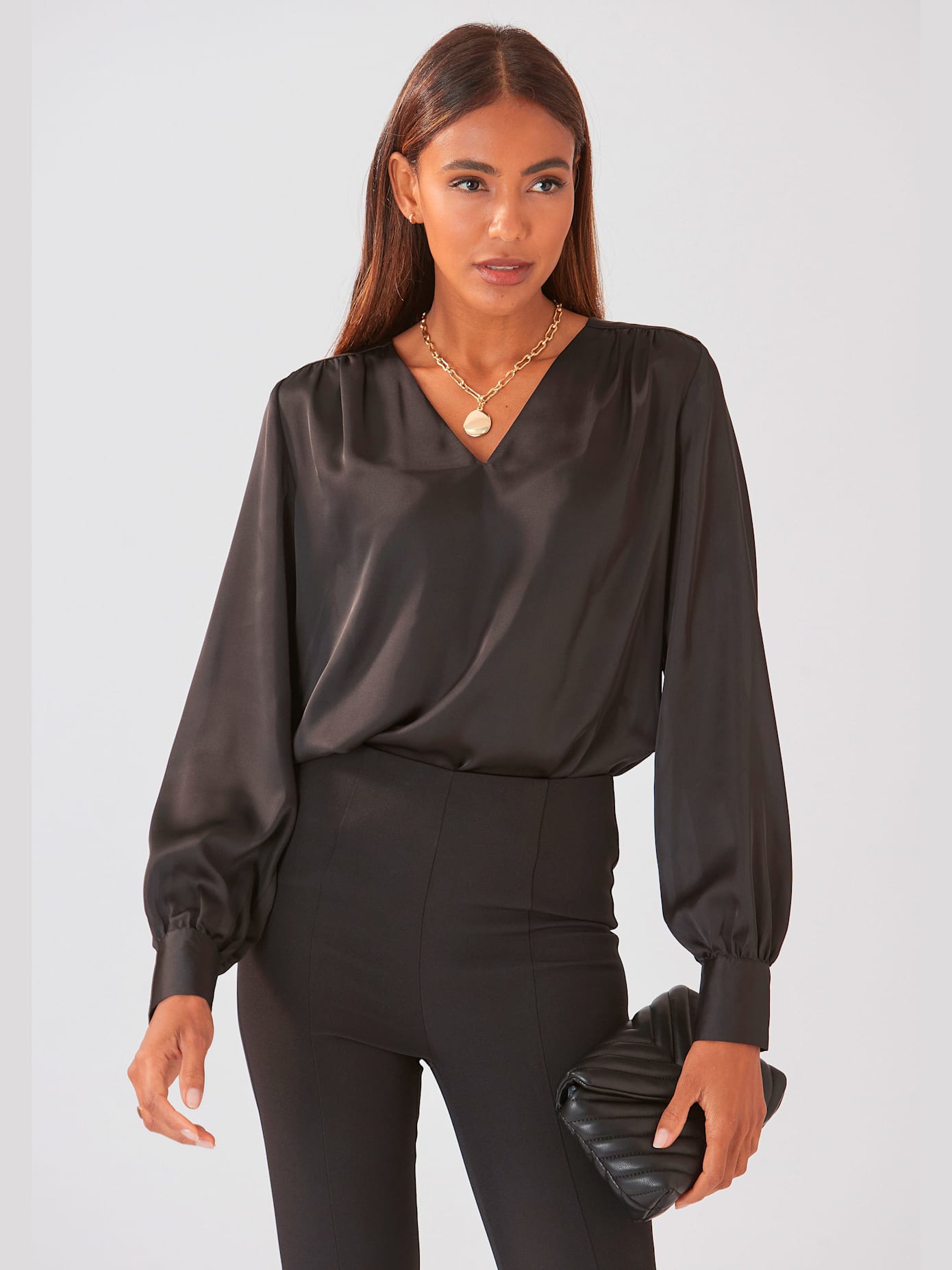 Chemisier en satin fronces tendance à l'épaule