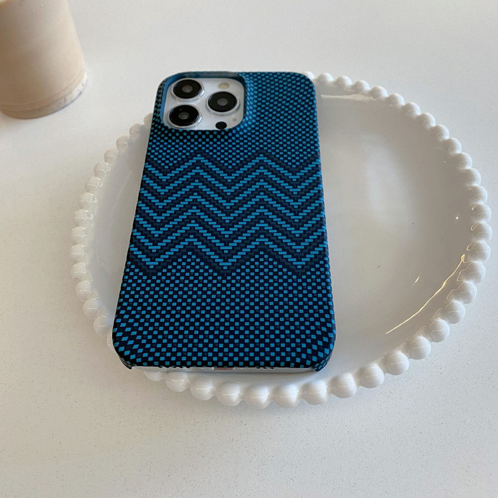 iPhone 14 Pro Hardcase Hülle im Carbon Look - Blue Wave