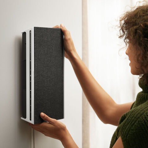B&O Beosound Level Wall Bracket – ophangsysteem met draadloze oplader