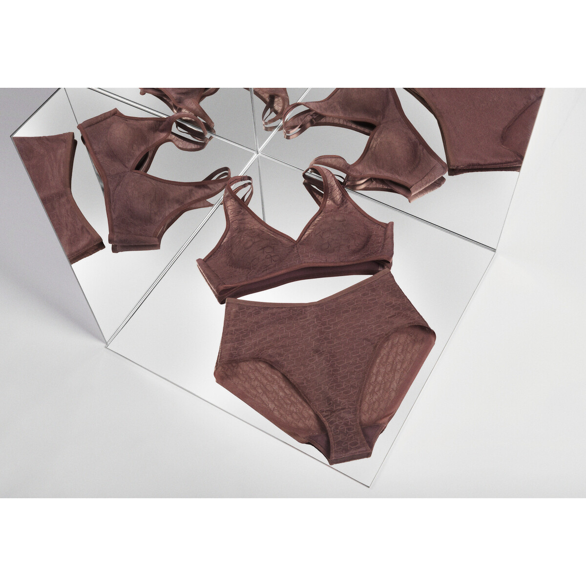 TRIUNFO<br>Hoge slip em Kant Signature Sheer