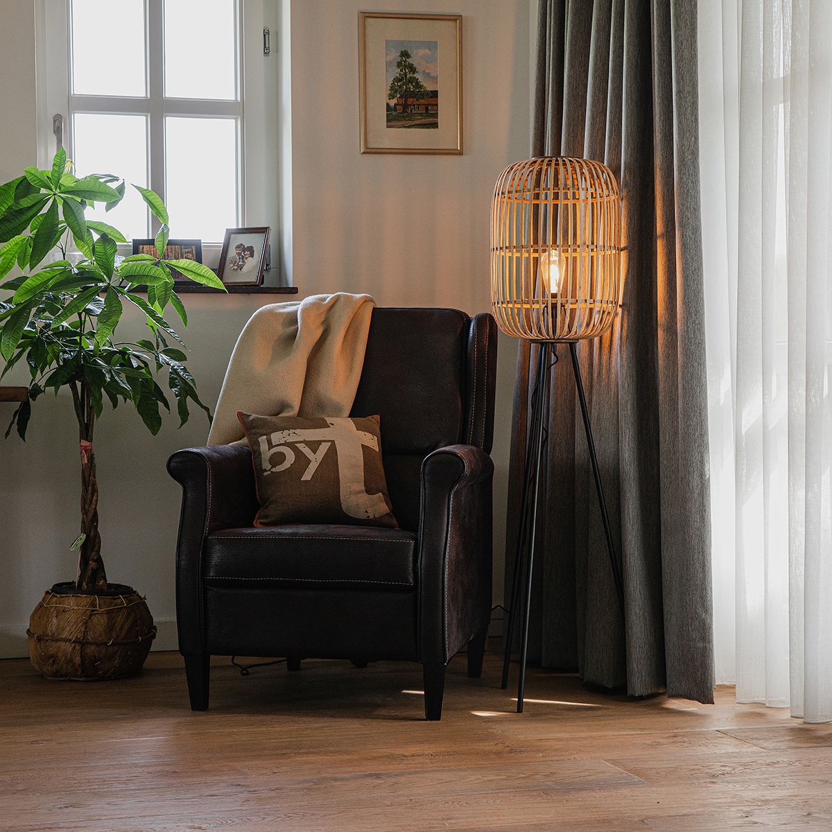 Landelijke vloerlamp zwart met rotan - Manila