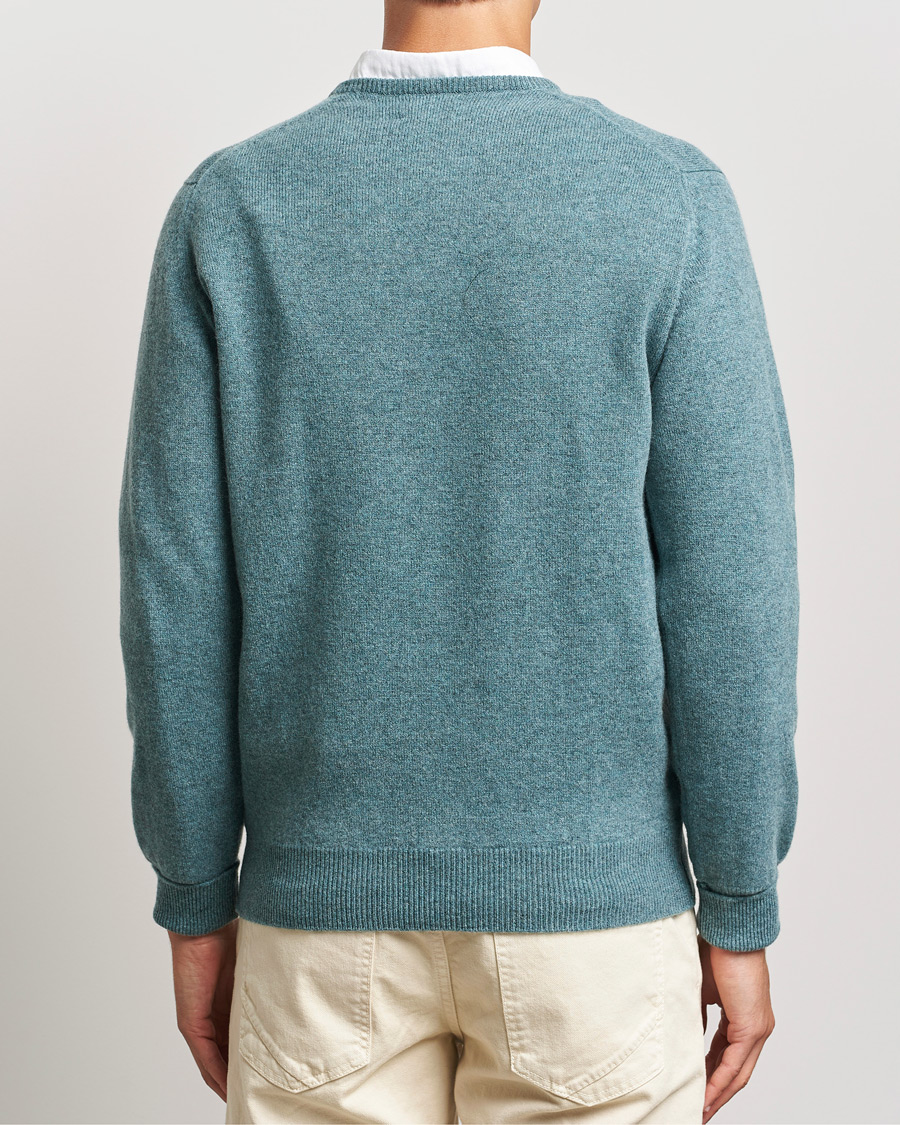 William Lockie Rob Lambswool V-Neck Caspian