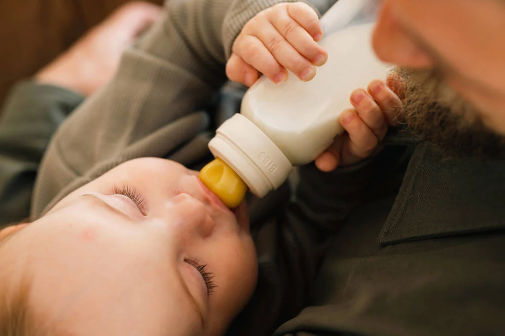 BIBS Glazen Babyfles - 240 ml - Ivory - met latex speen en opvouwbare trechtertje