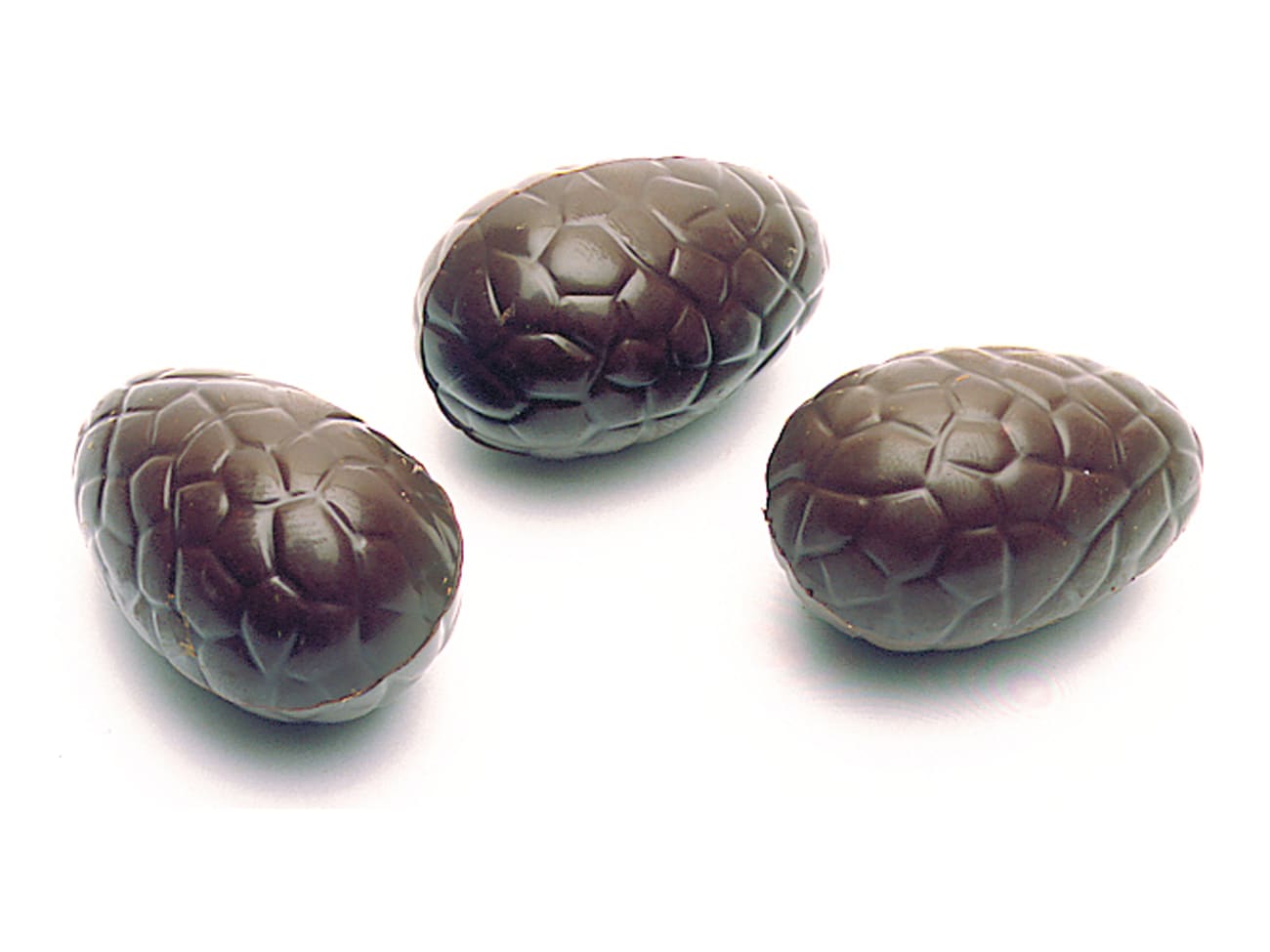 Moule chocolat - demi-oeuf craquelé - 27 empreintes