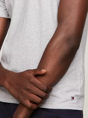 Pacote com 3 camisetas de algodão com decote em V