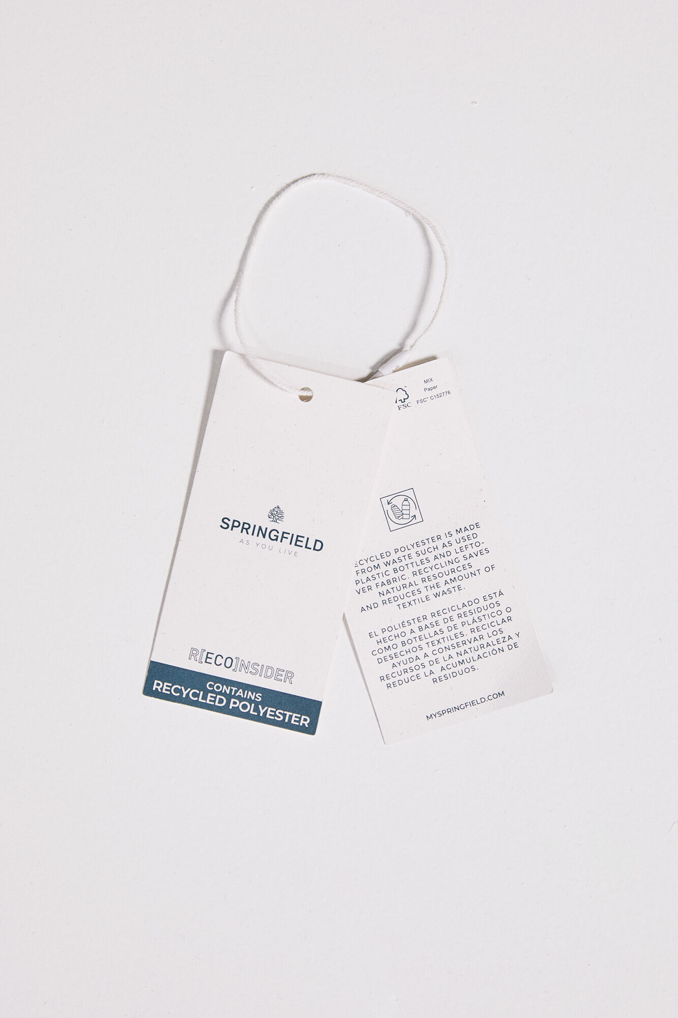 Camiseta Circular Suíça Bordada - Vermelha