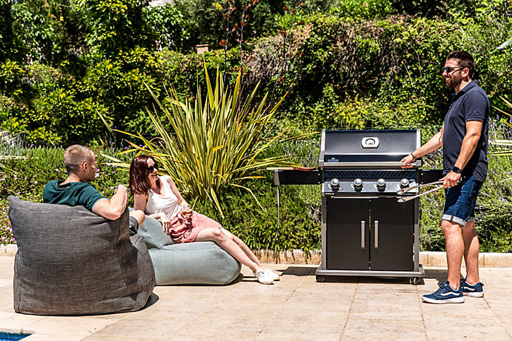 Barbecue à gaz Napoleon Rogue 4 brûleurs noir