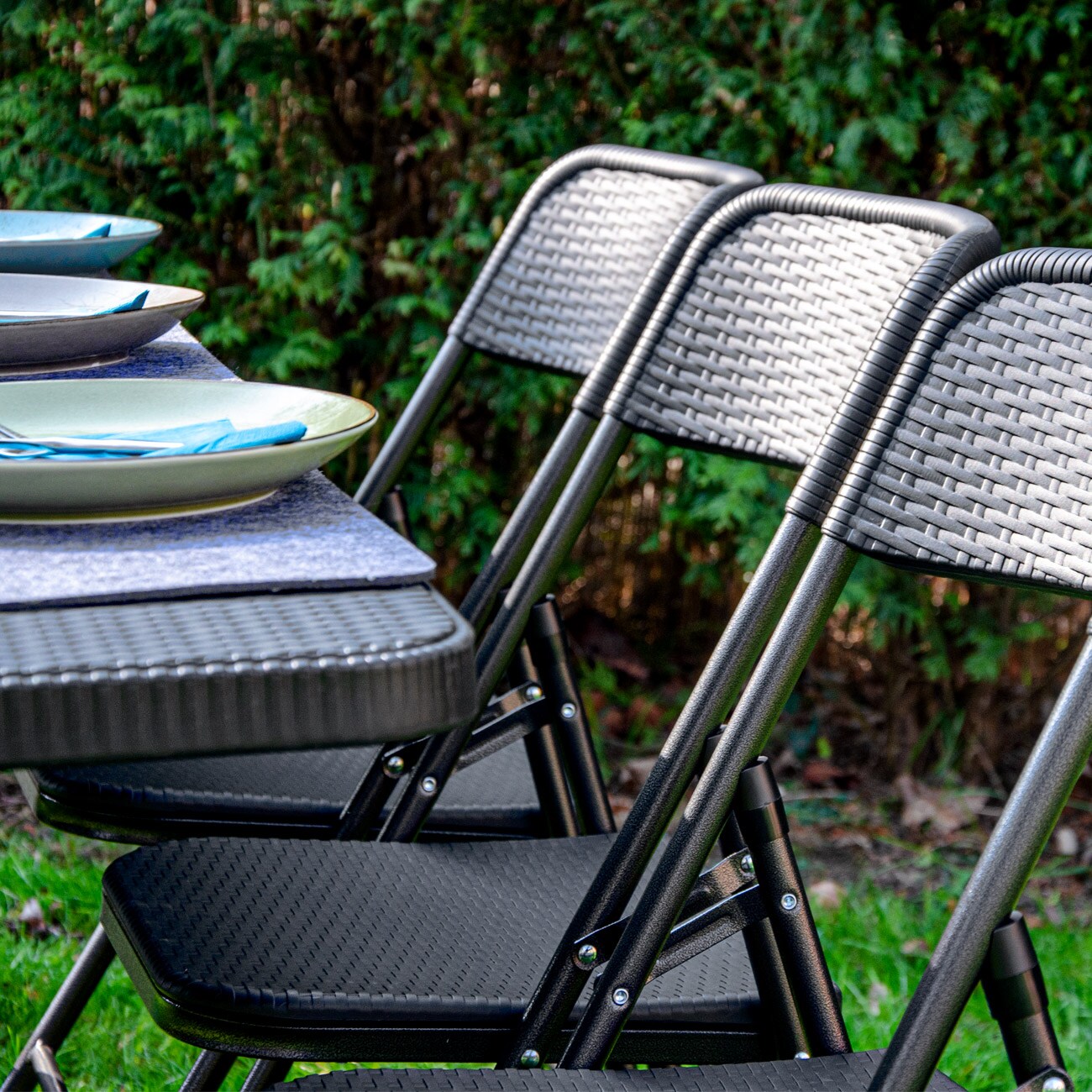8 Klappstühle bis 150kg - 50x46x83,5 Balkonstuhl - Gartenstuhl in Rattan-Optik