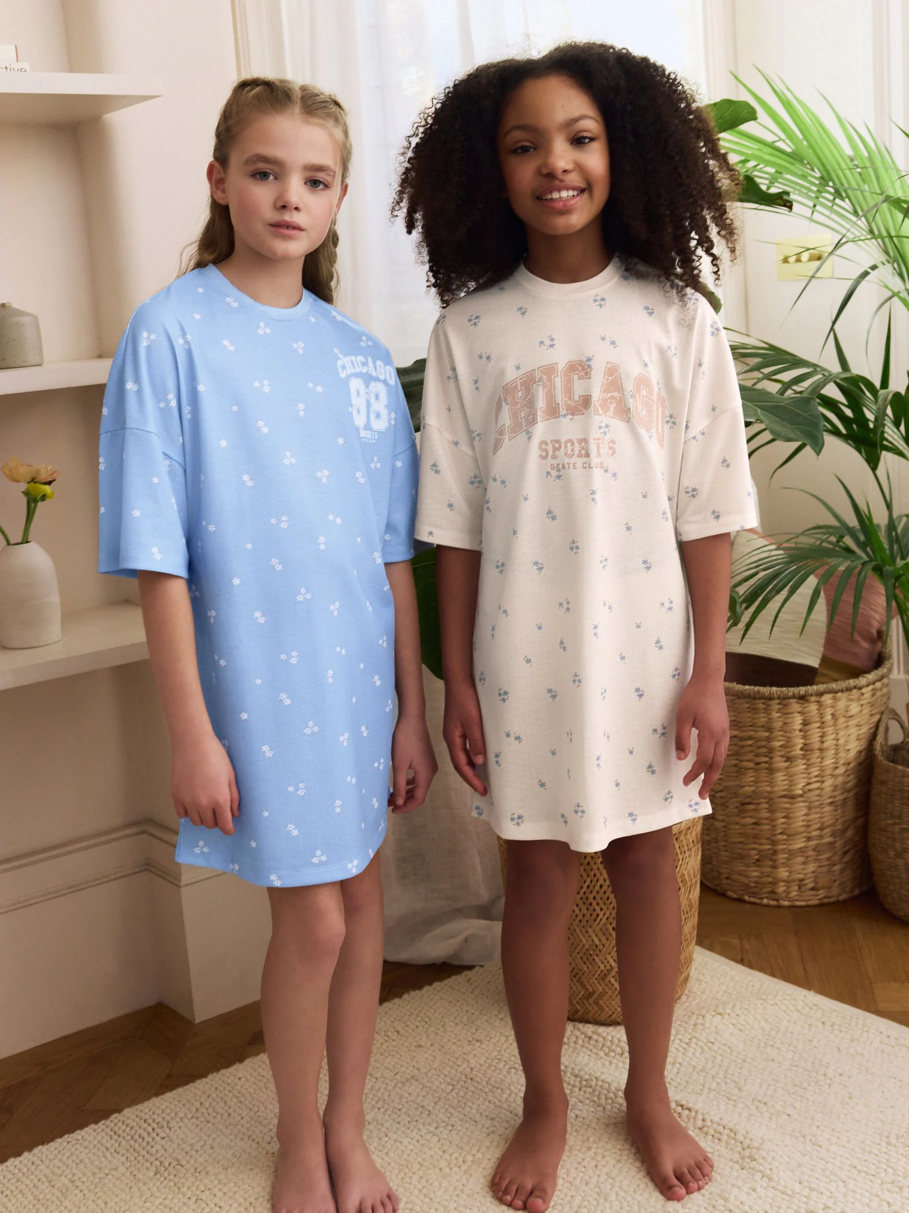 Blauw/ecru Chicago-print - Set van 2 nachthemden (3-16 jr)