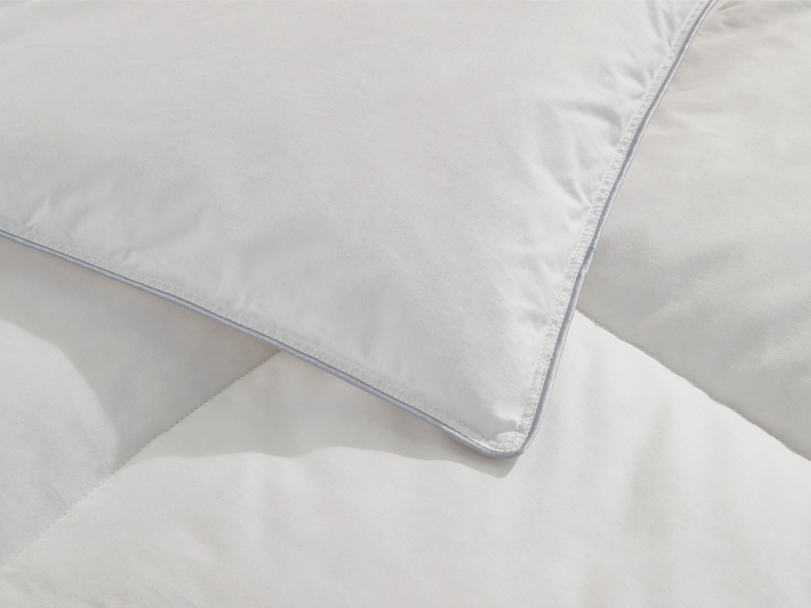 Sleepsy Daunen Set Kissen und Decke - 135x200cm