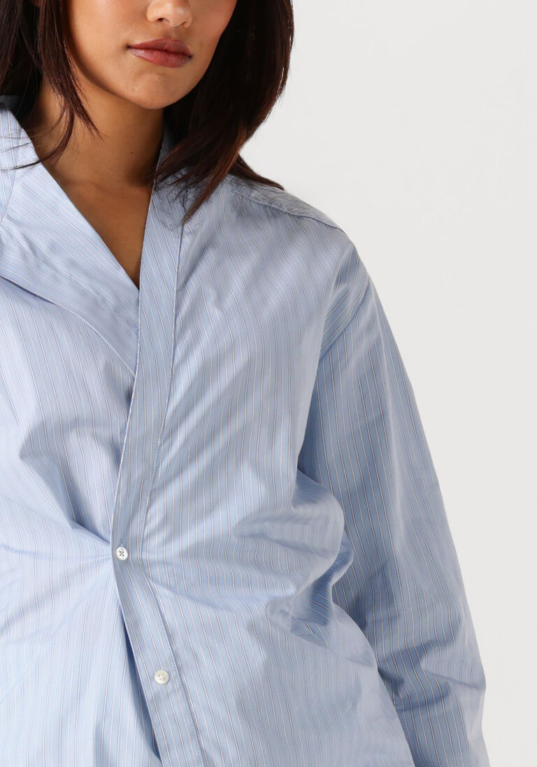 lichtblauwe rohe blouses overlap striped shirt