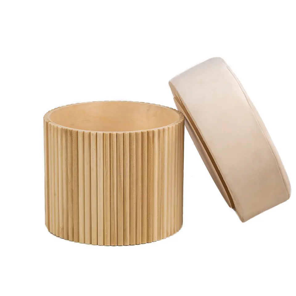 Poef en fluwelen beige