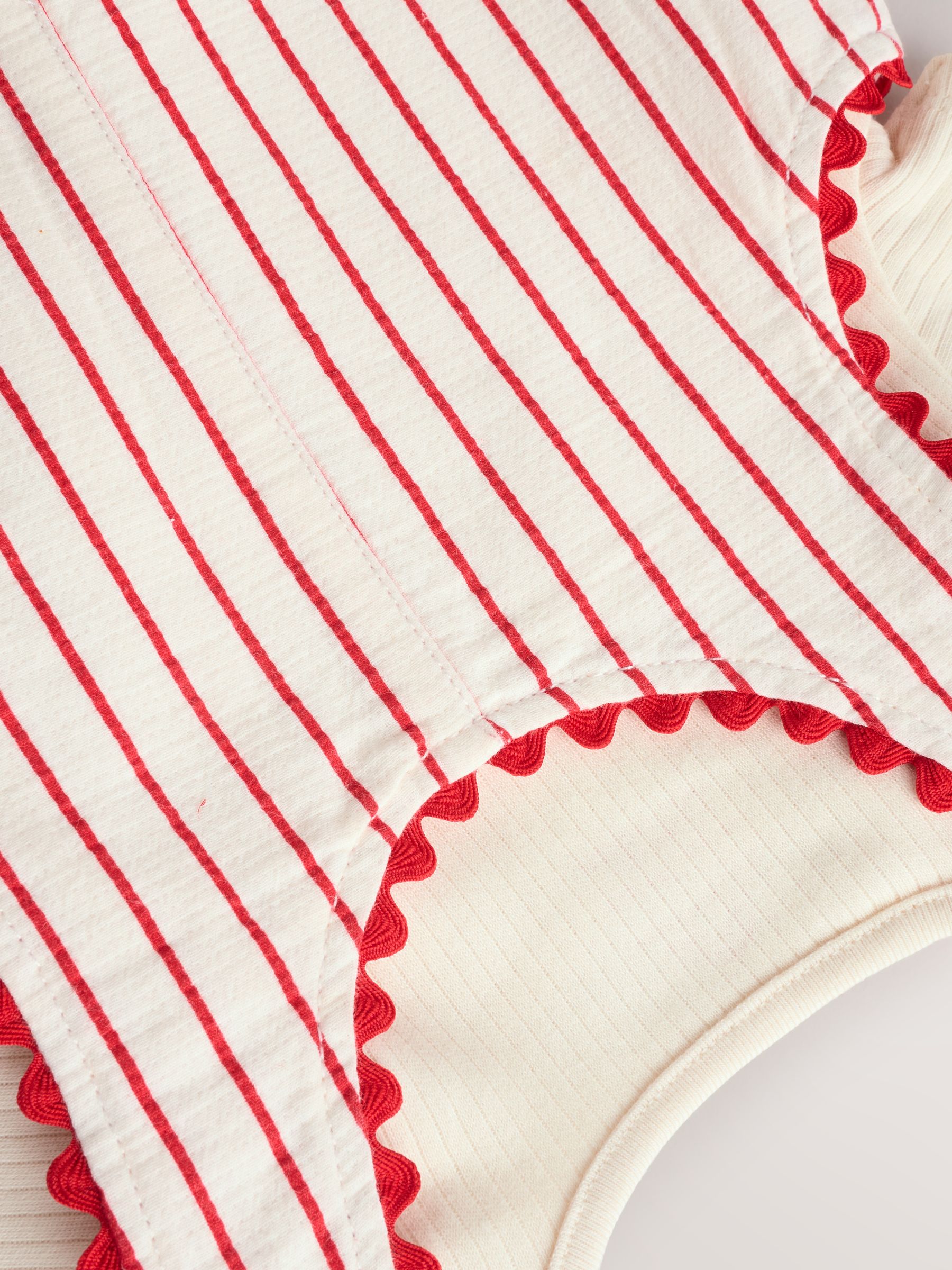 Kersrode streep - Babyset van rompertje met korte mouwen en bretelbroek (0mnd -2jr)