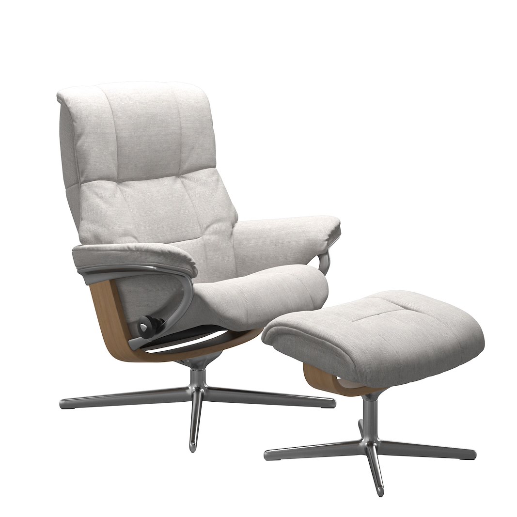 Mayfair (M) Cross lenestol med krakk Tekstil Jasmine Light Grey og Cross understell i eikbeiset og krom.