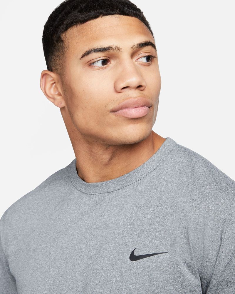 T-shirt de training Nike Hyverse Gris pour homme