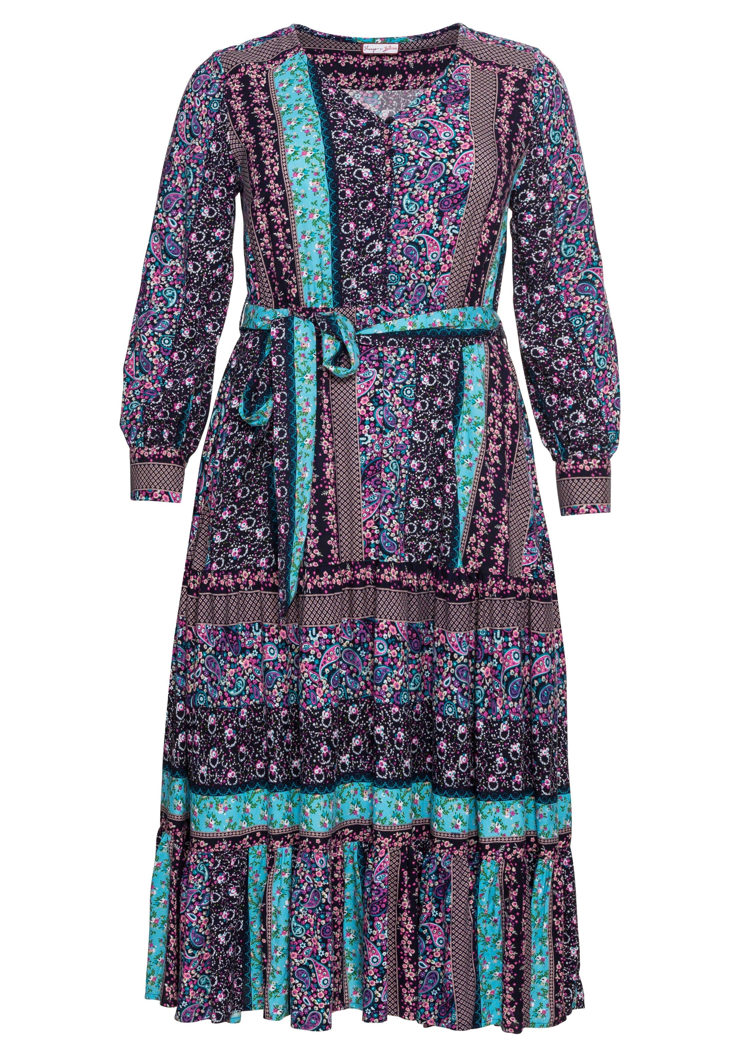 Maxikleid mit Patchworkdruck und Stufenrock