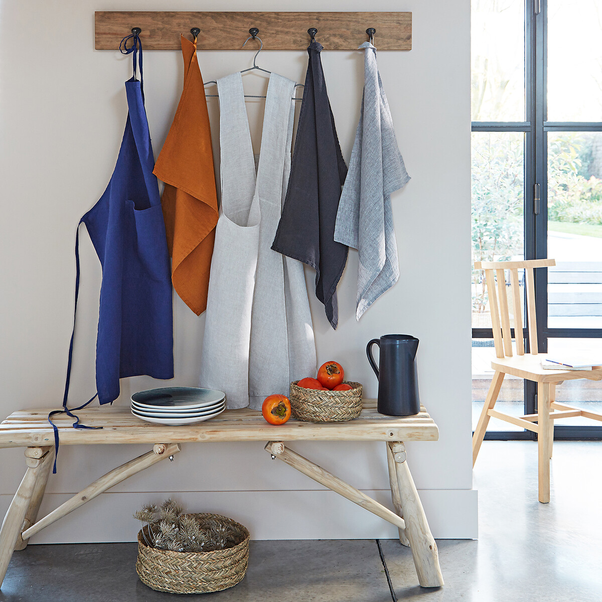 LA REDOUTE INTERIORS<br>Sofá em teca Ghada