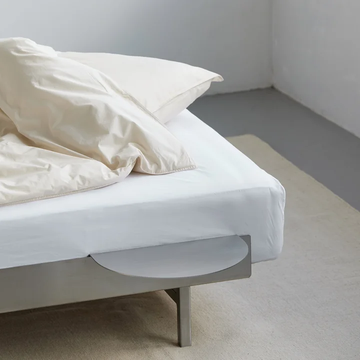 Moebe - Nachttisch für Bett, pine green
