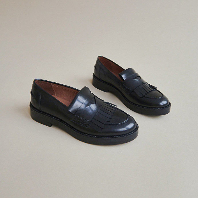Mocassins à bouts ronds  en cuir glacé noir