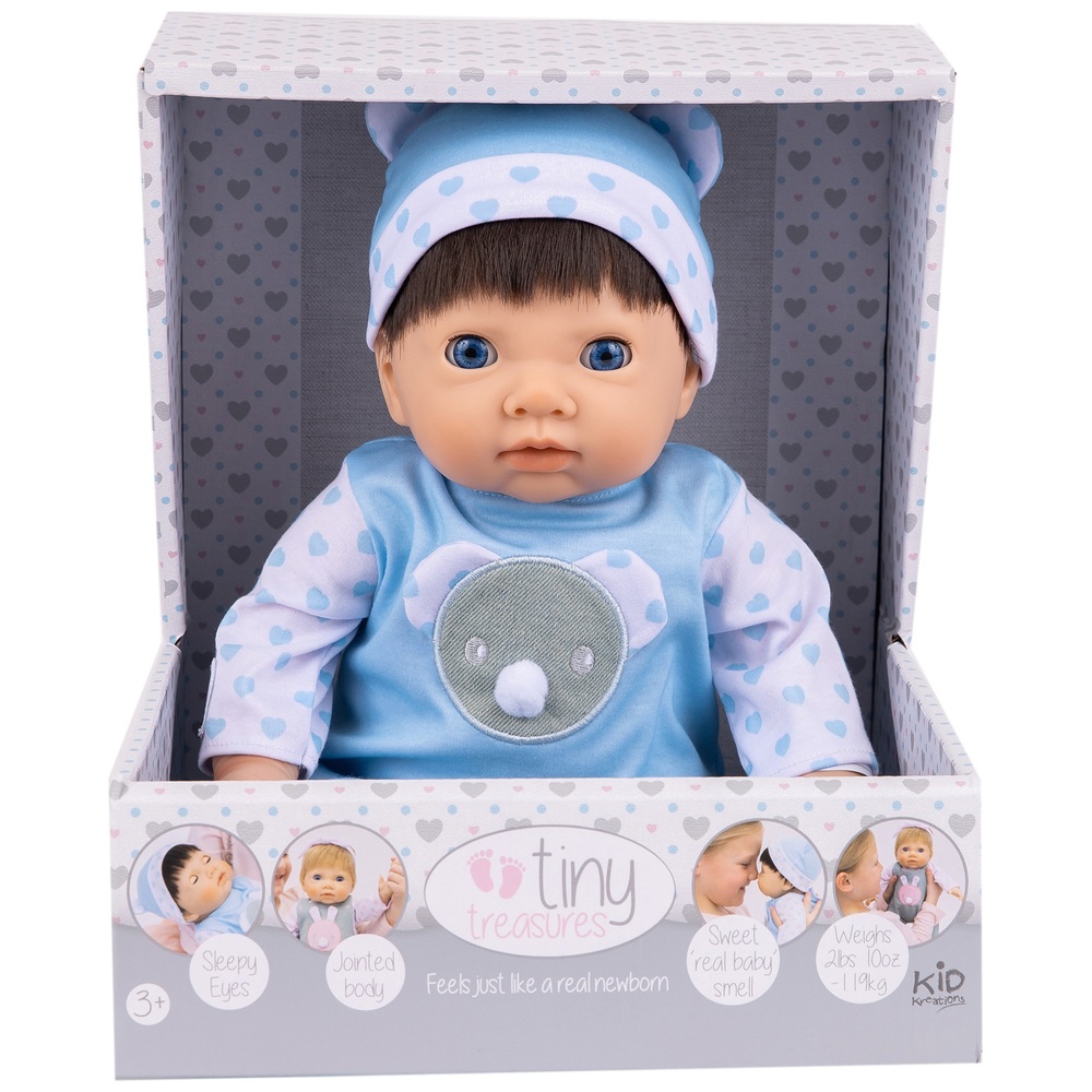 Tiny Treasures Puppe im blauen Bärenoutfit, 44 cm