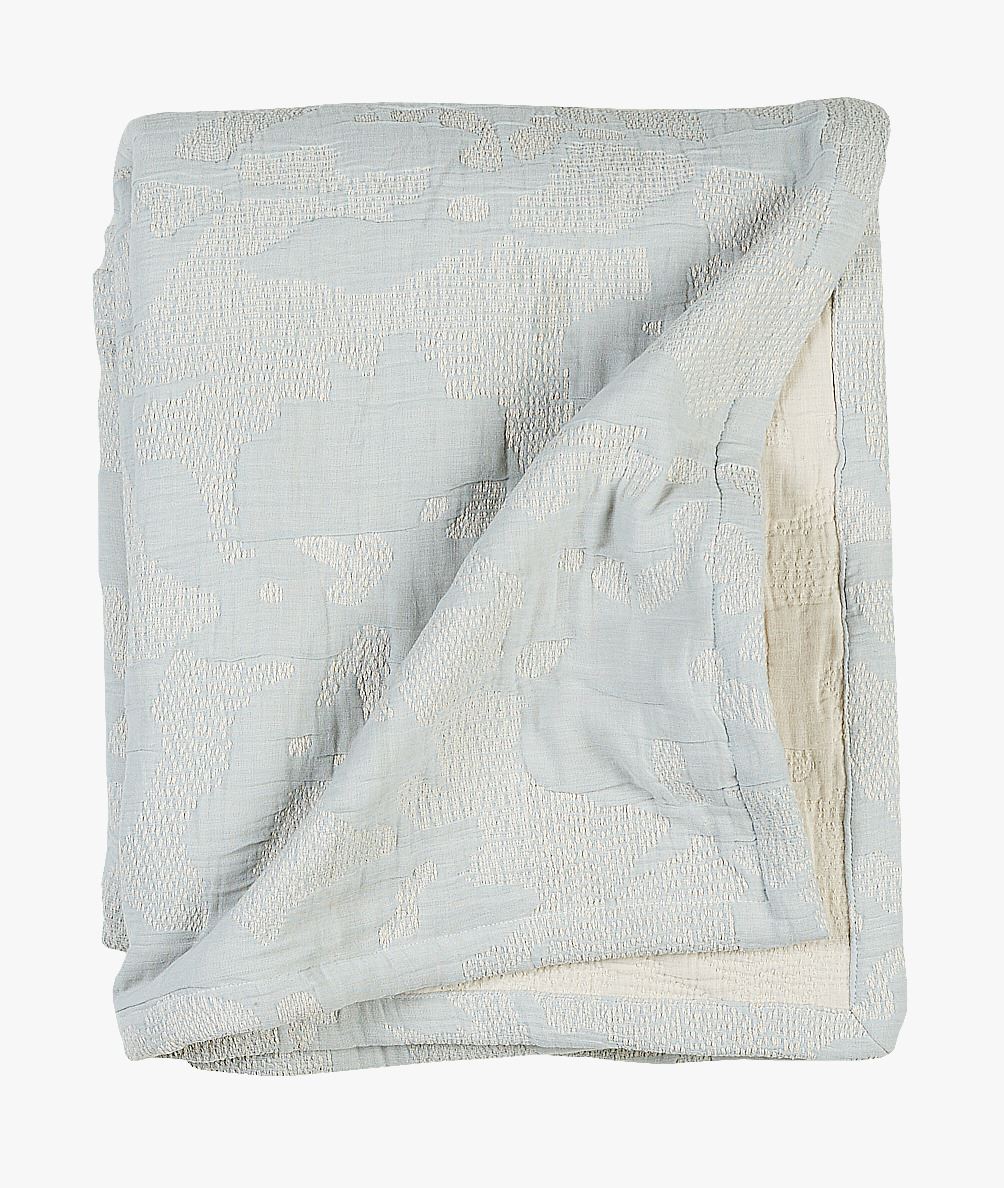 Sengeteppe lys blå - 240x240 cm