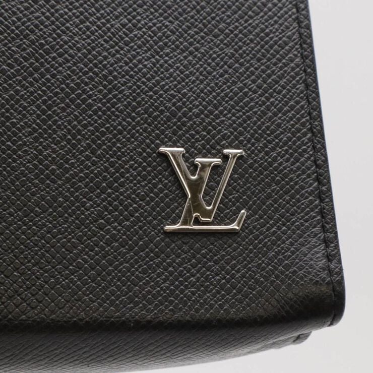 Louis Vuitton Vintage Louis Vuitton Clutch Black