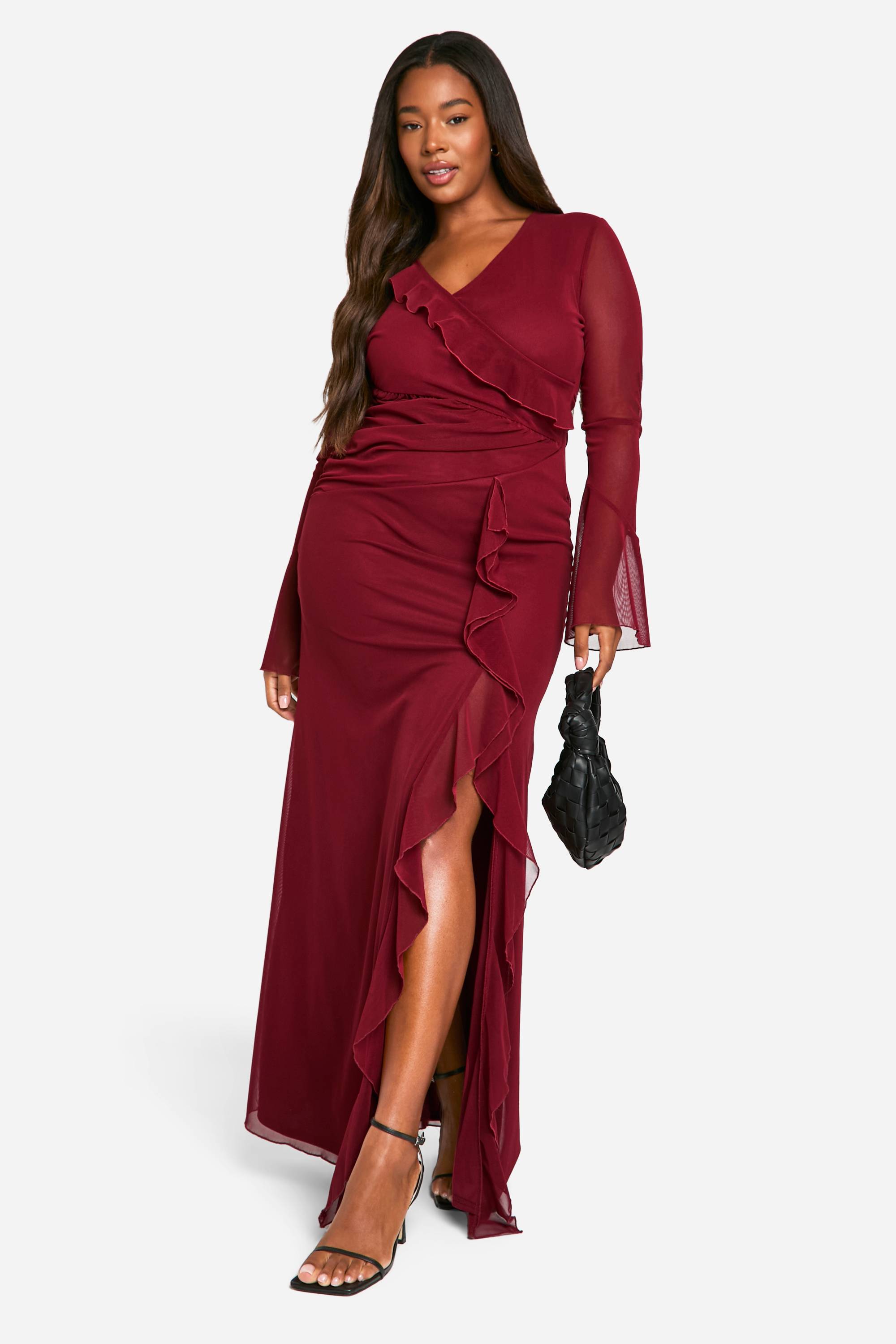 boohoo Plus Robe Maxi à Détails Volants et Portefeuille