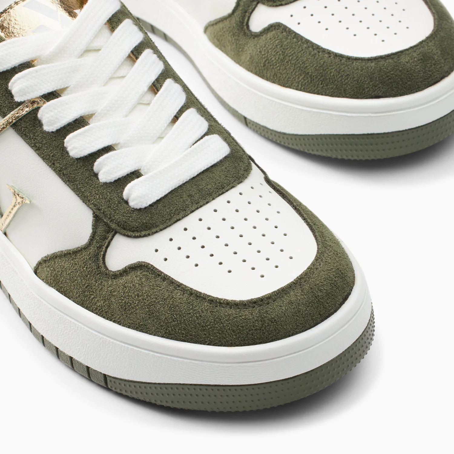 Sneakers-Baskets monogramme Calie blanc et kaki