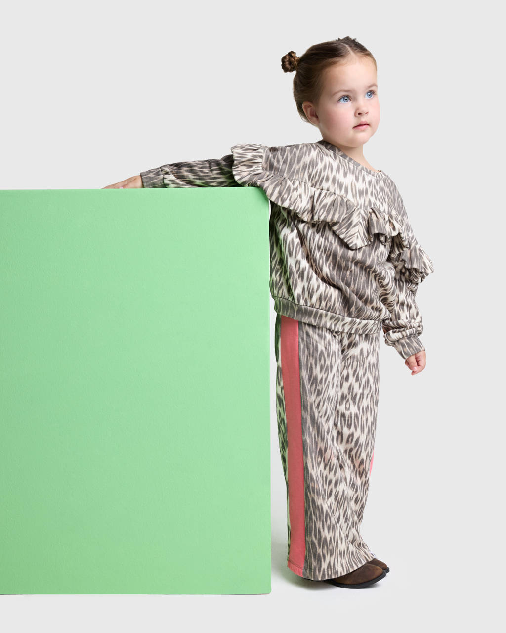 Alix the Label straight fit broek met panterprint beige