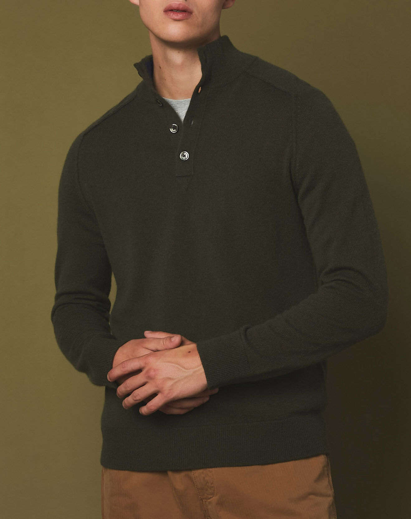 Hartford Pull en Laine & Cachemire High Neck olive