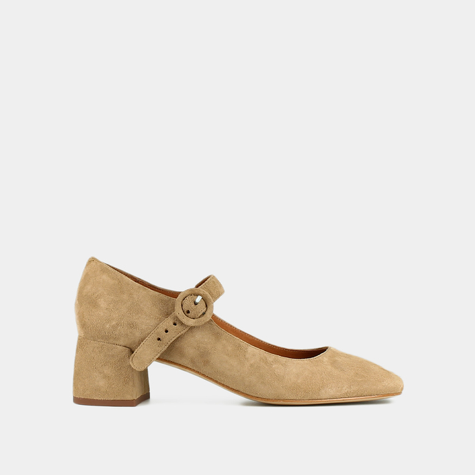 Salomés à talons et bouts carrés  en velours beige