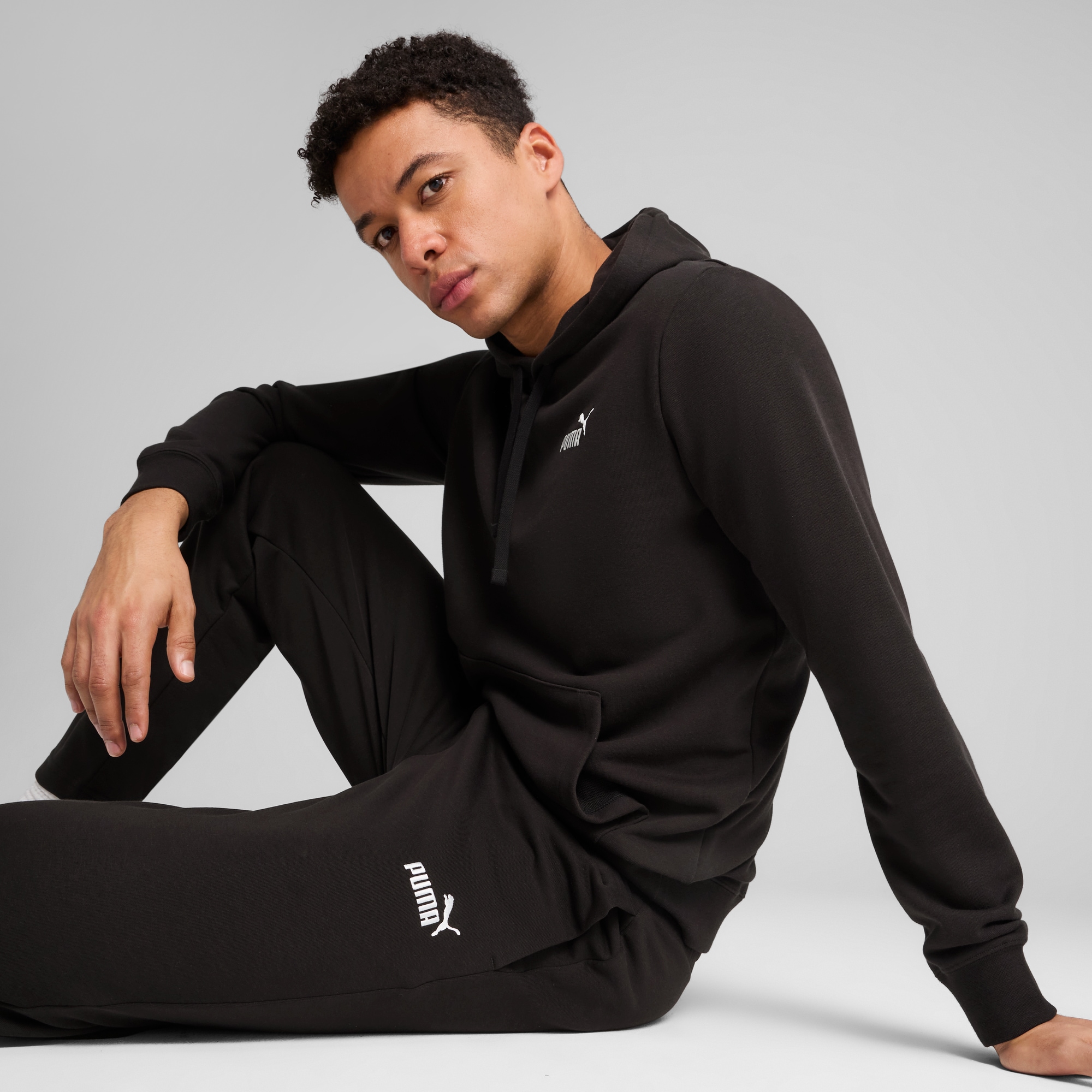PUMA Trainingshose »ESS NO. 1 LOGO SWEATPANTS TR OP«  aus French Terry, mit Eingrifftaschen, Regular Fit