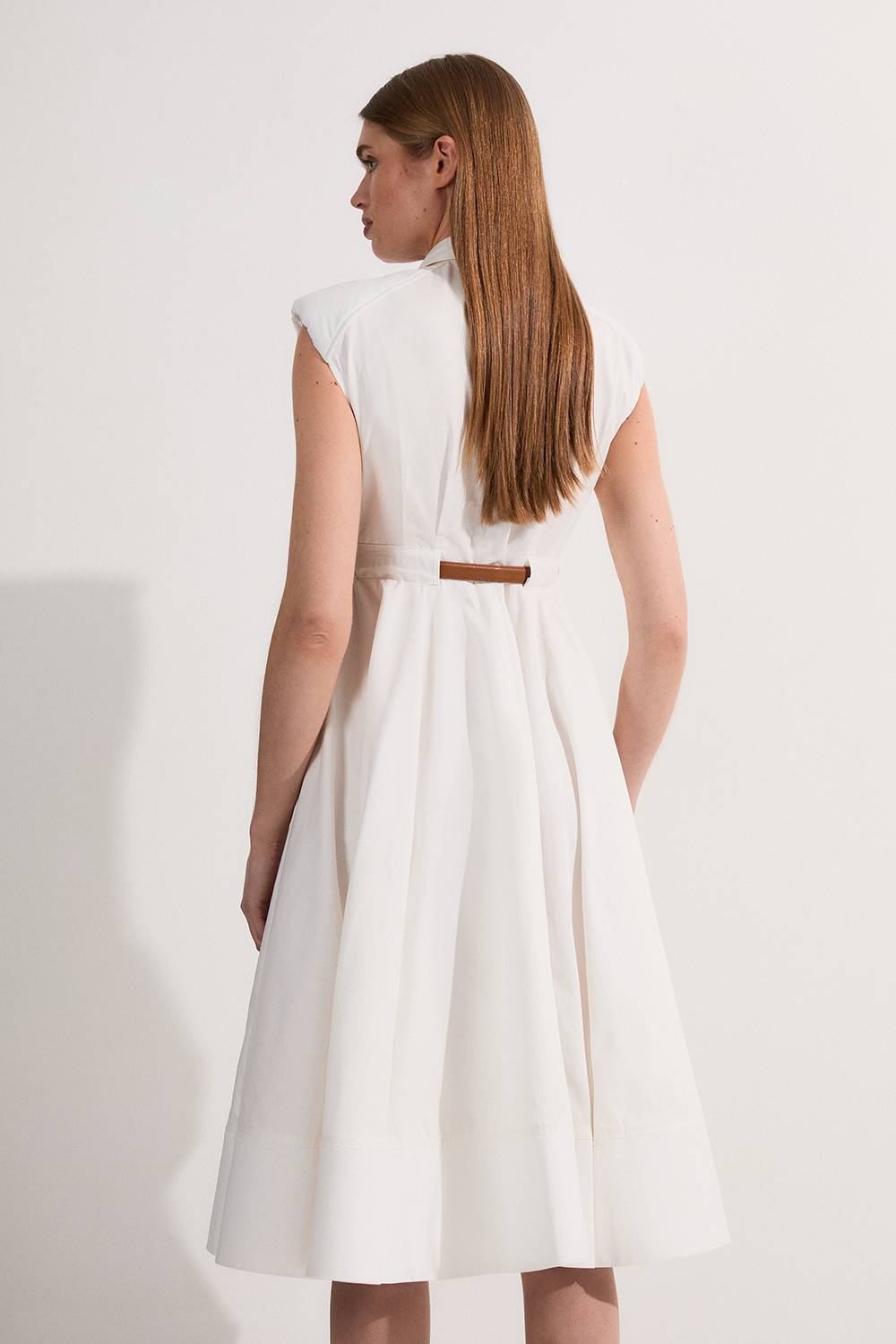 KarenMillen Robe mi-longue ajustée en coton ceinturée à col