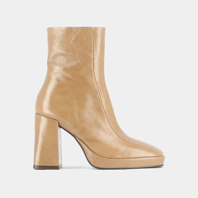 Bottines à talons hauts  en cuir brillant cannelle