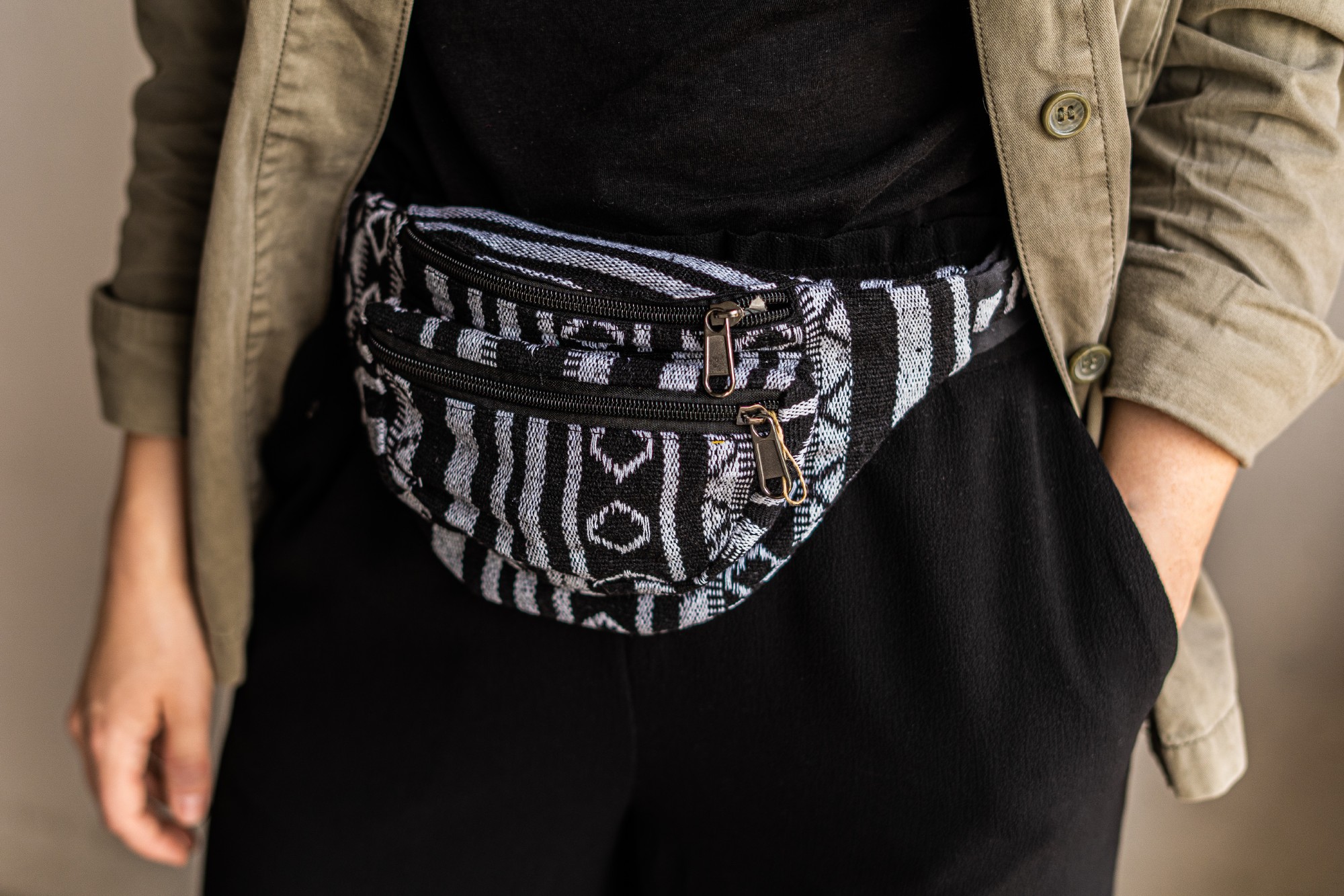 Gürteltasche Nepalstyle 'Innu', schwarz-weiß, 100% Baumwolle günstig bestellen