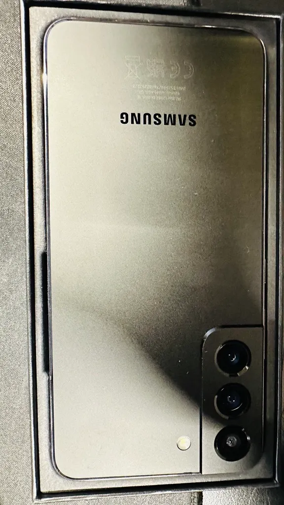 [OUTLET] - Samsung® | Galaxy S22 - 5G smartphone - 256GB - Sort