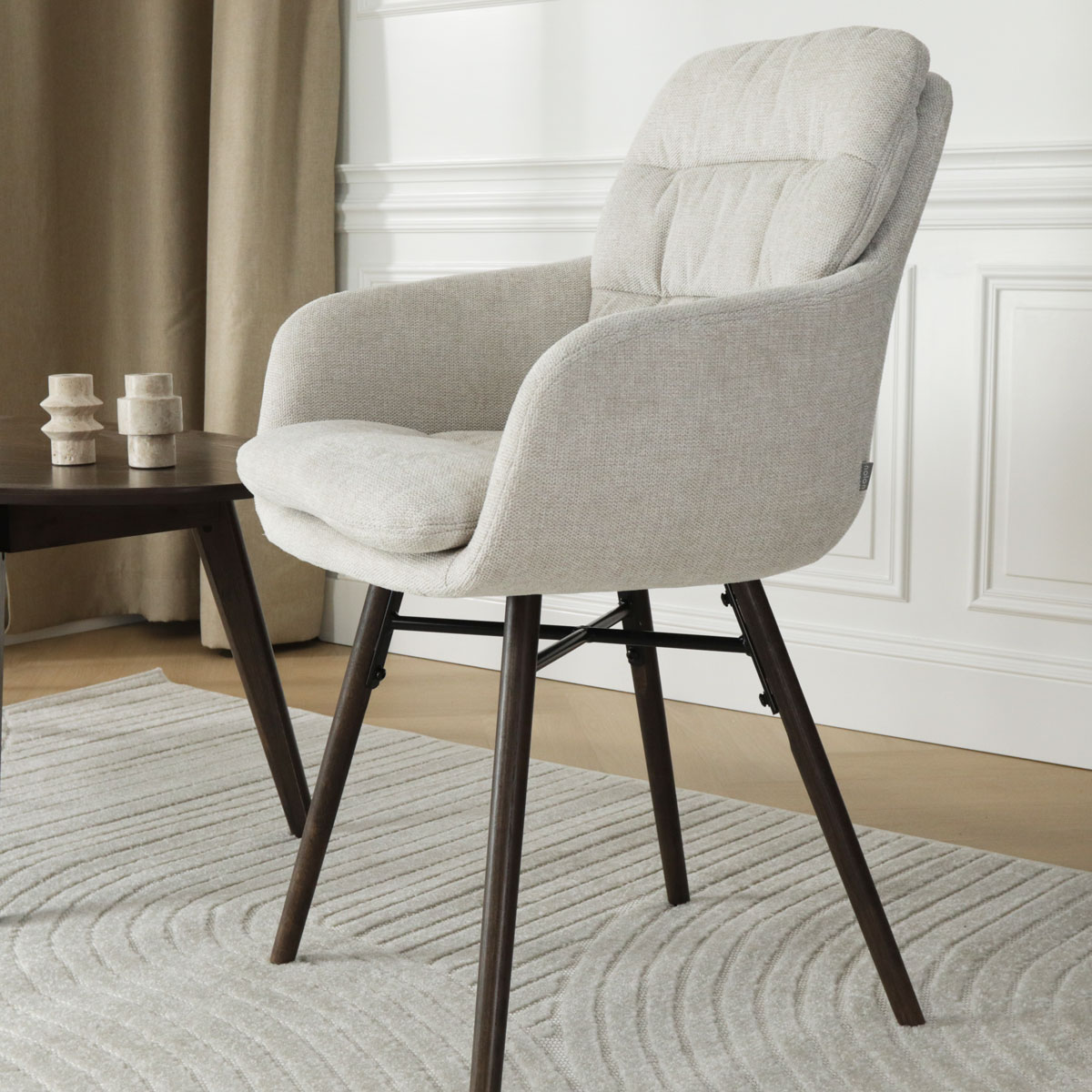 Eetkamerstoel Nena-mia beige - walnoot houten onderstel