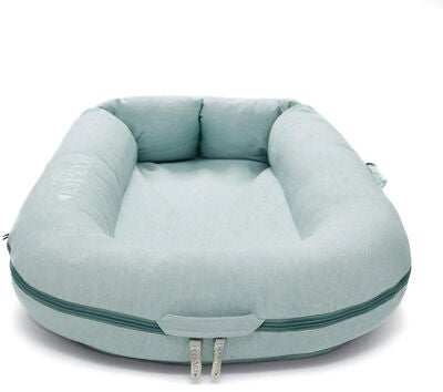 DockATot Deluxe+ Babynest, Marine Chambray