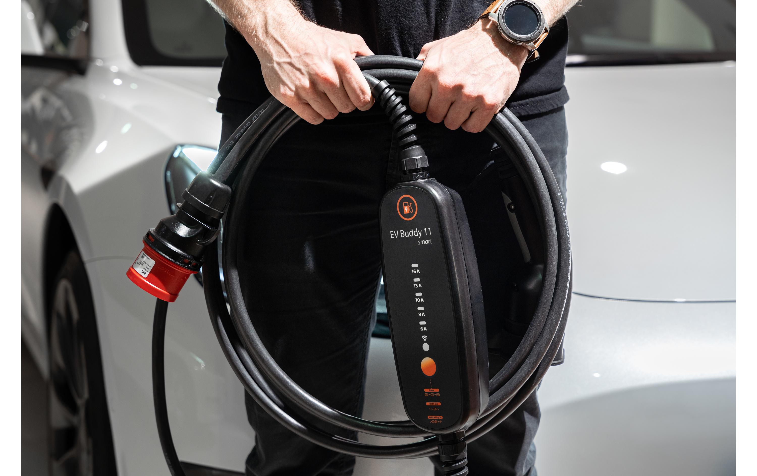 Mobiler Lader EV Buddy Smart – 11 kW 10 m Typ 2<br>Intelligentes, mobiles Ladegerät mit CEE16-5 Stecker und App-Steuerung