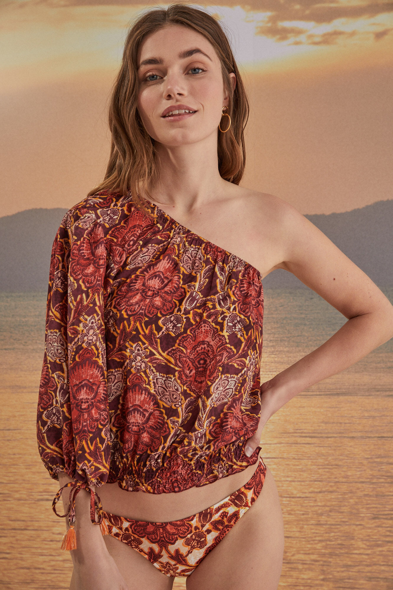 Top estampado assimétrico - estampa