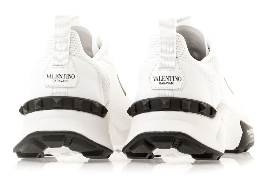 Valentino Garavani True Act Low Top