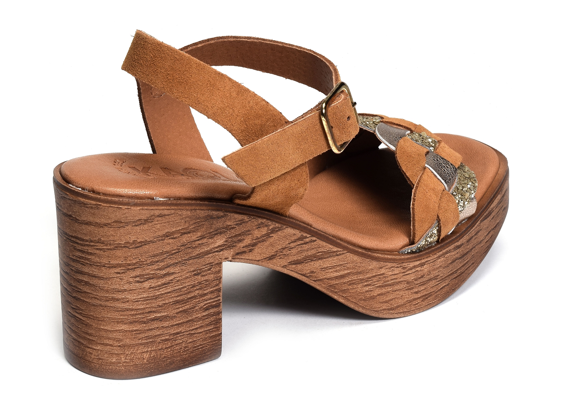 942 camel