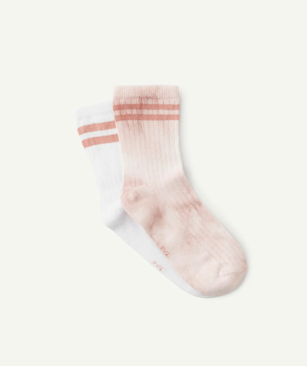 LE LOT DE 2 PAIRES DE CHAUSSETTES BLANCHES ET ROSES