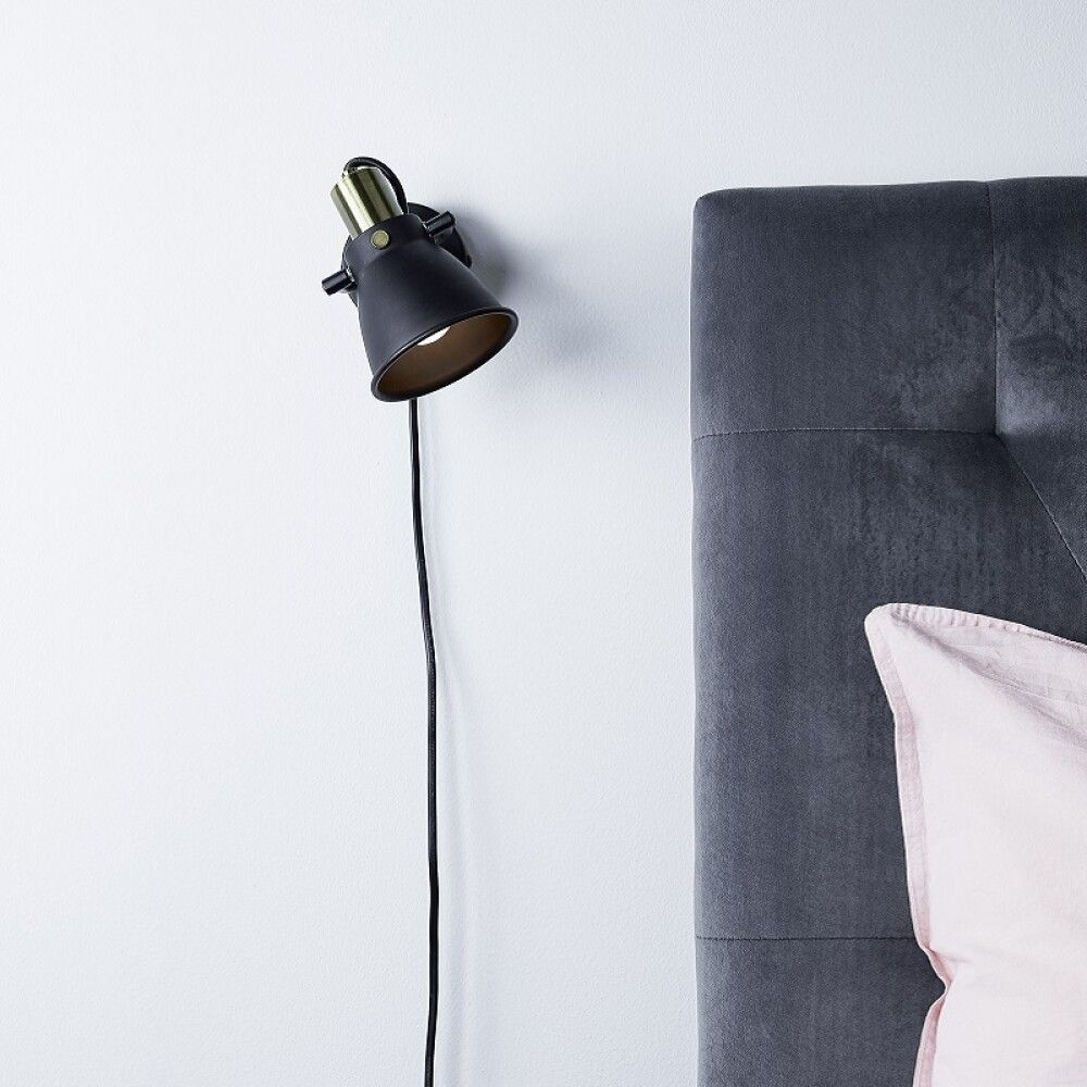 VEGGLAMPE MARKSLÖJD ALTON SVART