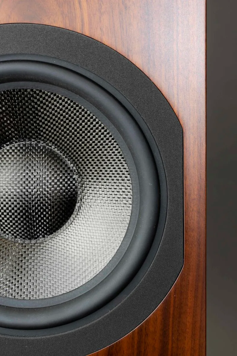 Davis Acoustics Courbet N°8 Noyer (la paire) Enceintes colonne