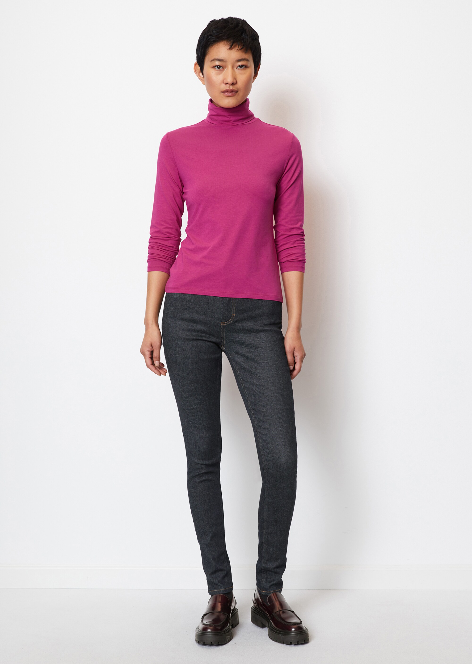 Rollkragen-Longsleeve regularmit TENCEL™ Modal