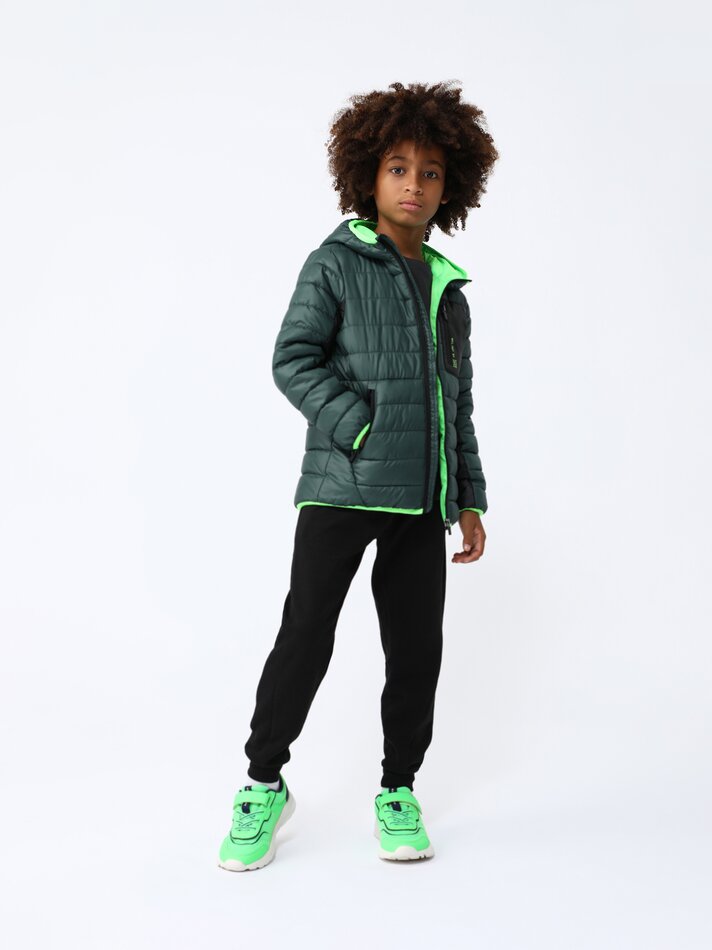 Jaqueta esportiva leve com capuz - Verde
